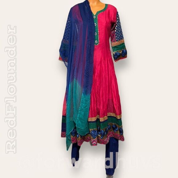 Elegant Celebration Kurta With Pants and Dupatta Size Medium - Picture 2 of 12